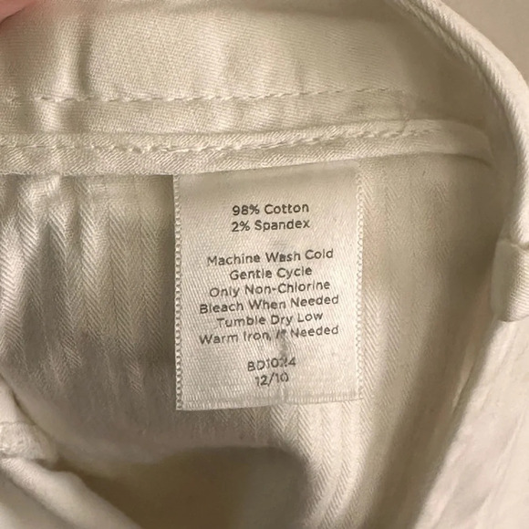 Talbots White Shorts - Size 18 - Like New Condition - Picture 9 of 9